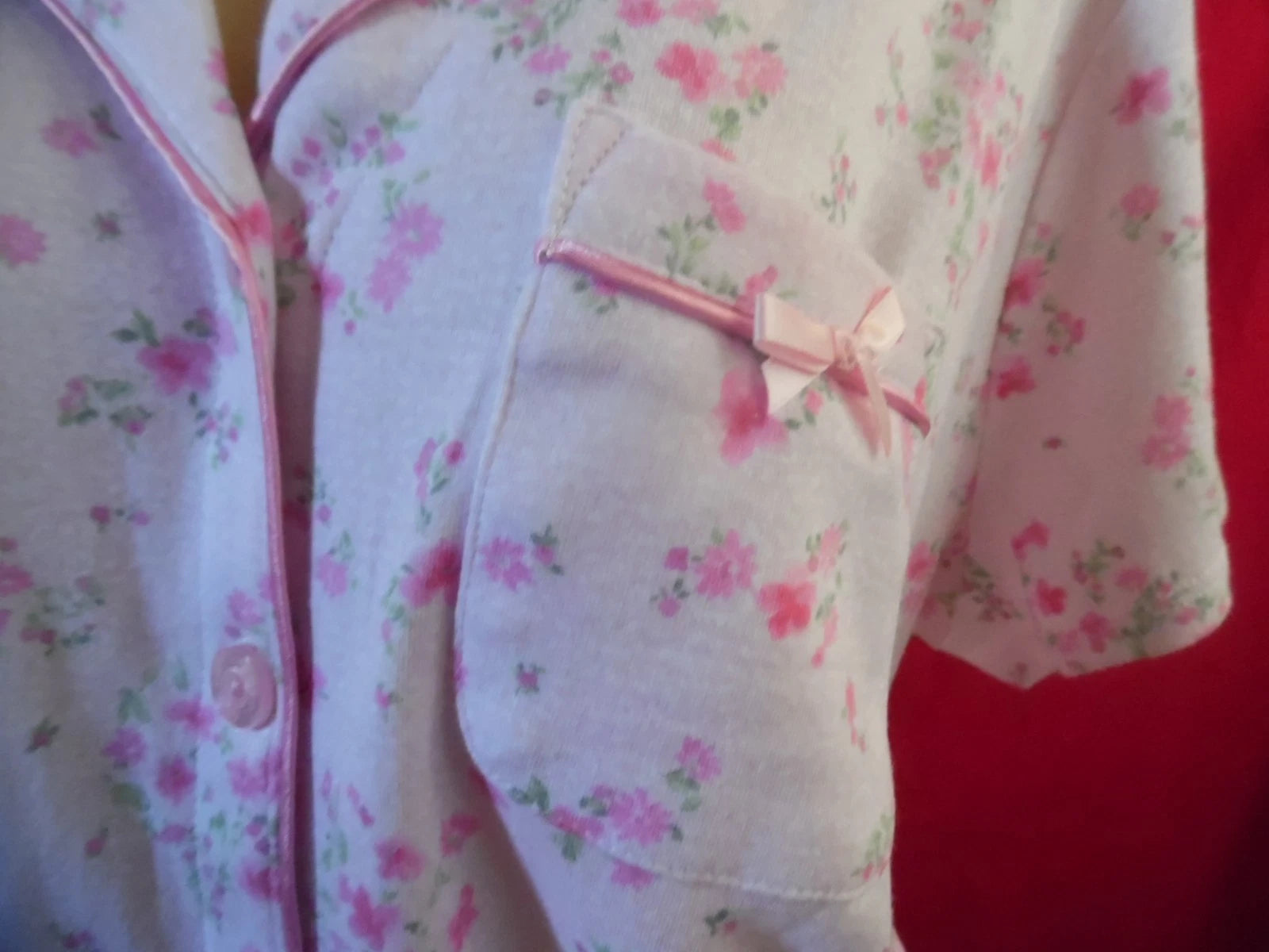-KAREN NEUBURGER DITSY PINK FLORAL PAJAMAS BUTTON FRONT COLLAR TOP, CROP PANTS L