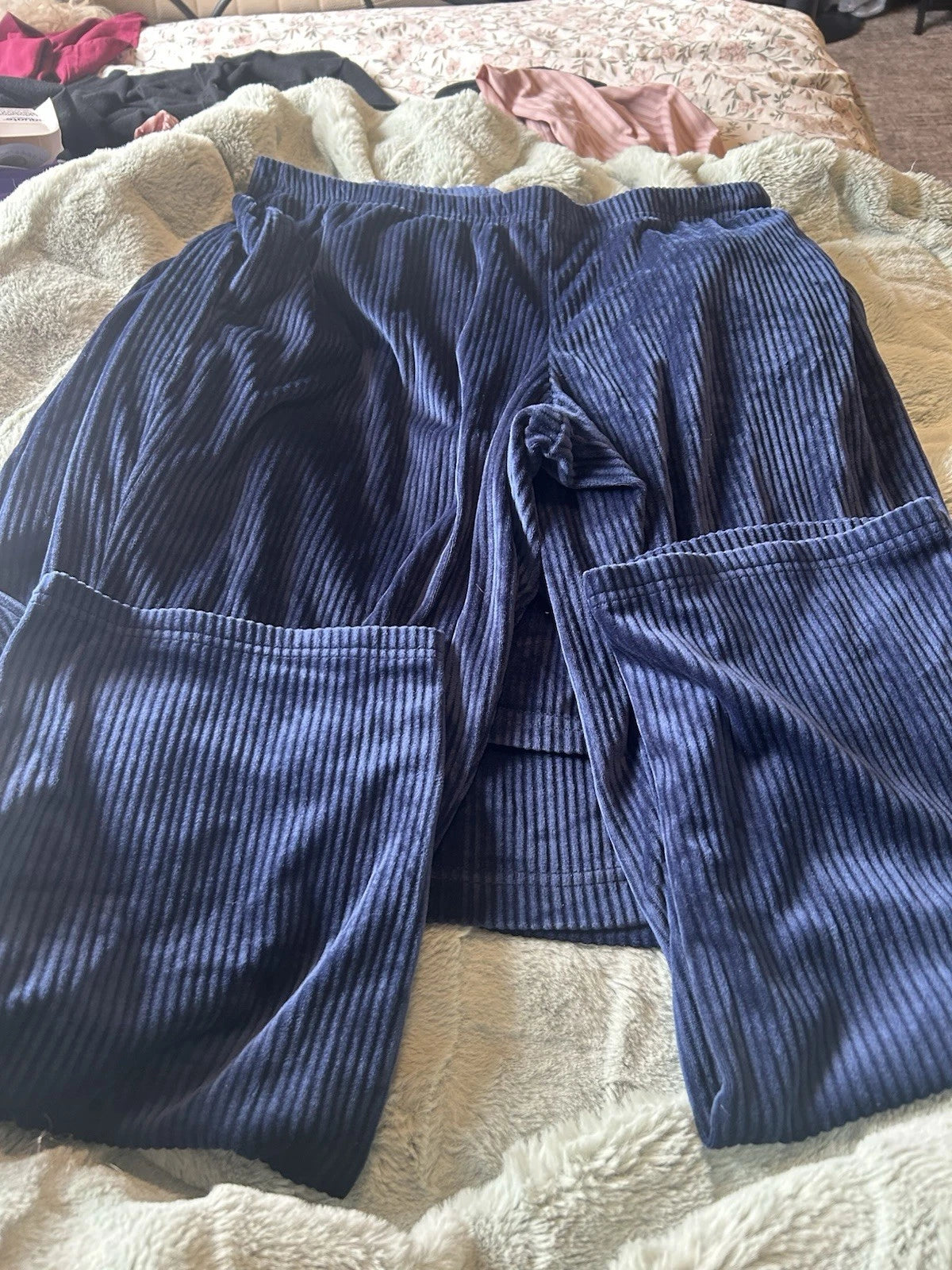 Nicole Miller Women's Blue Velvet Long Sleeve Pajamas Set Size Small