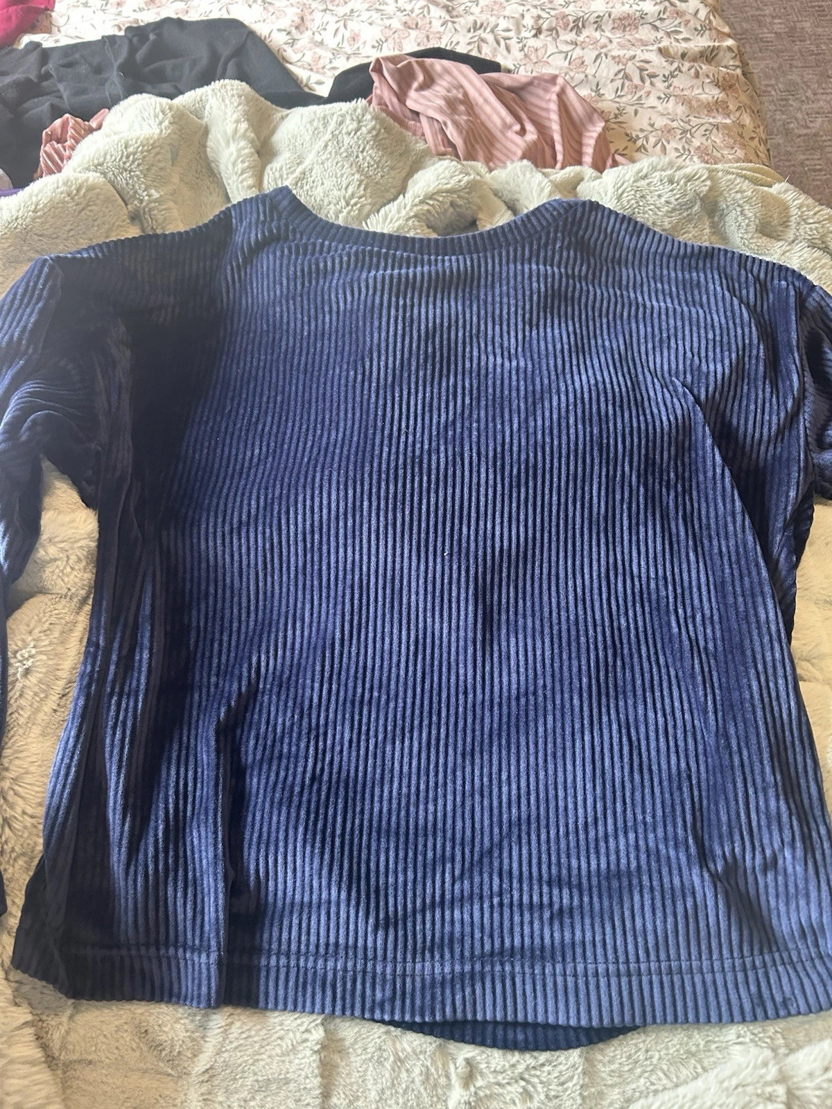 Nicole Miller Women's Blue Velvet Long Sleeve Pajamas Set Size Small