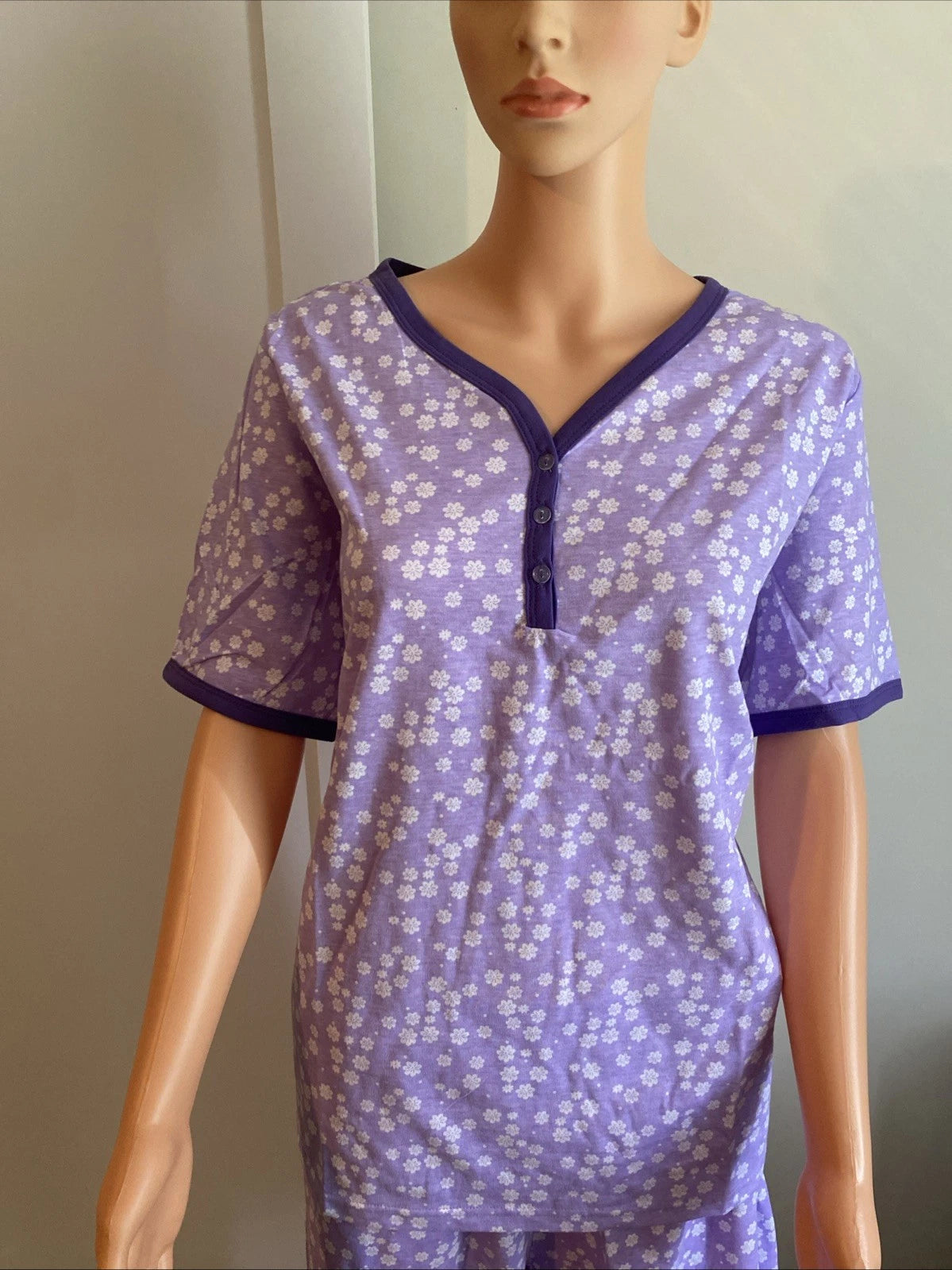 V-Neck Lace Trim Floral Pattern 2-Piece  Pajama Set Size 1X