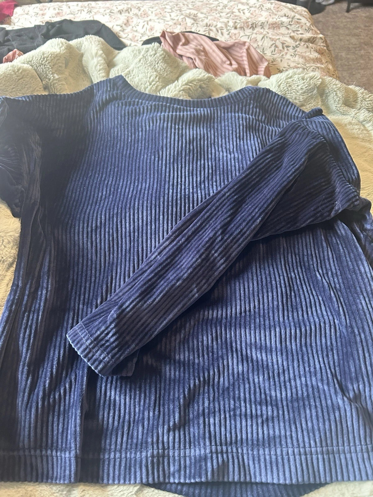 Nicole Miller Women's Blue Velvet Long Sleeve Pajamas Set Size Small