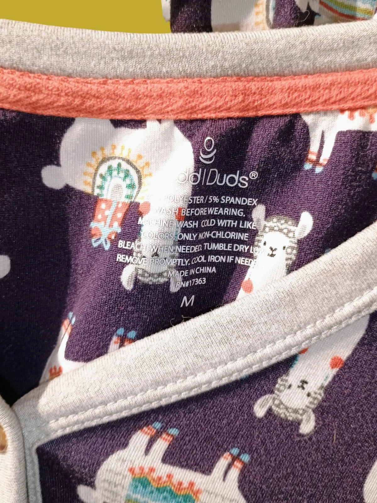 Cuddl Duds Pajama Set Women's Size Med. Long Sleeve Llama - Shirt & Bottoms
