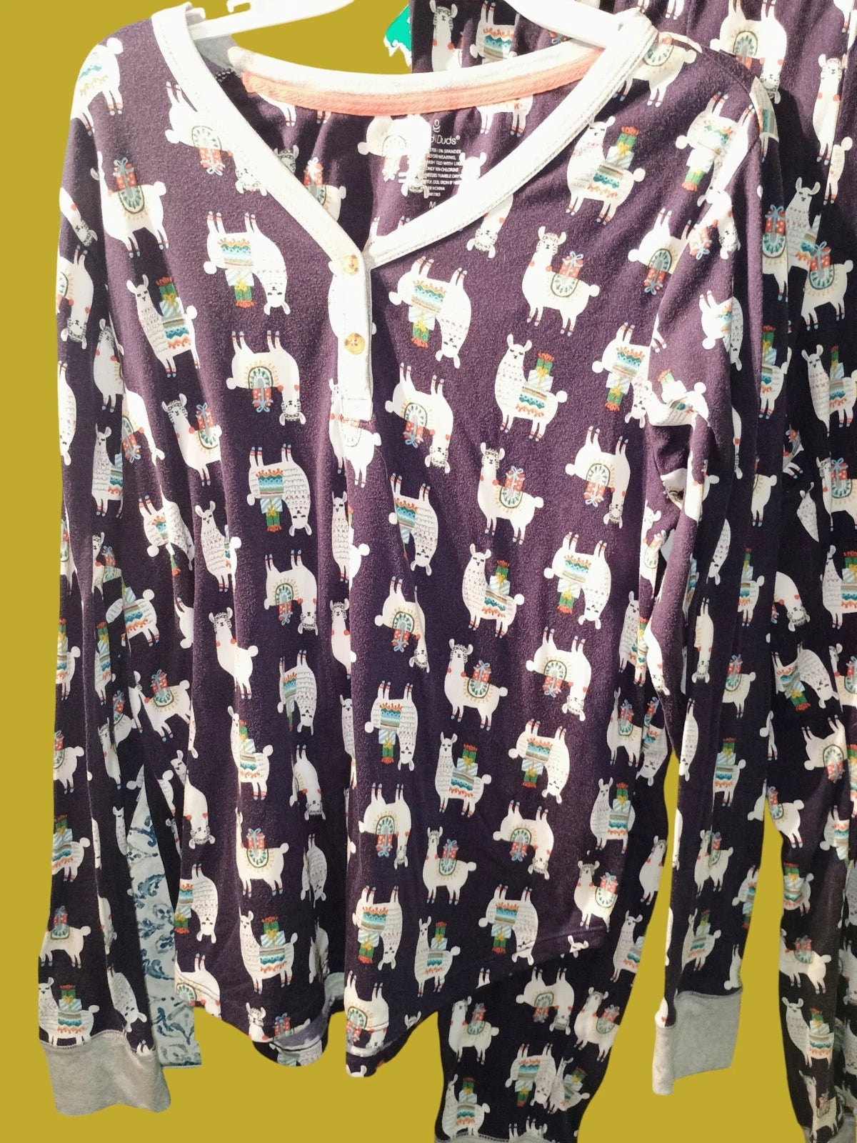Cuddl Duds Pajama Set Women's Size Med. Long Sleeve Llama - Shirt & Bottoms