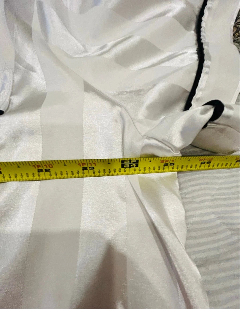 Women's Unbranded White & Black Striped Satin Pajama Set Plus Size 2XL