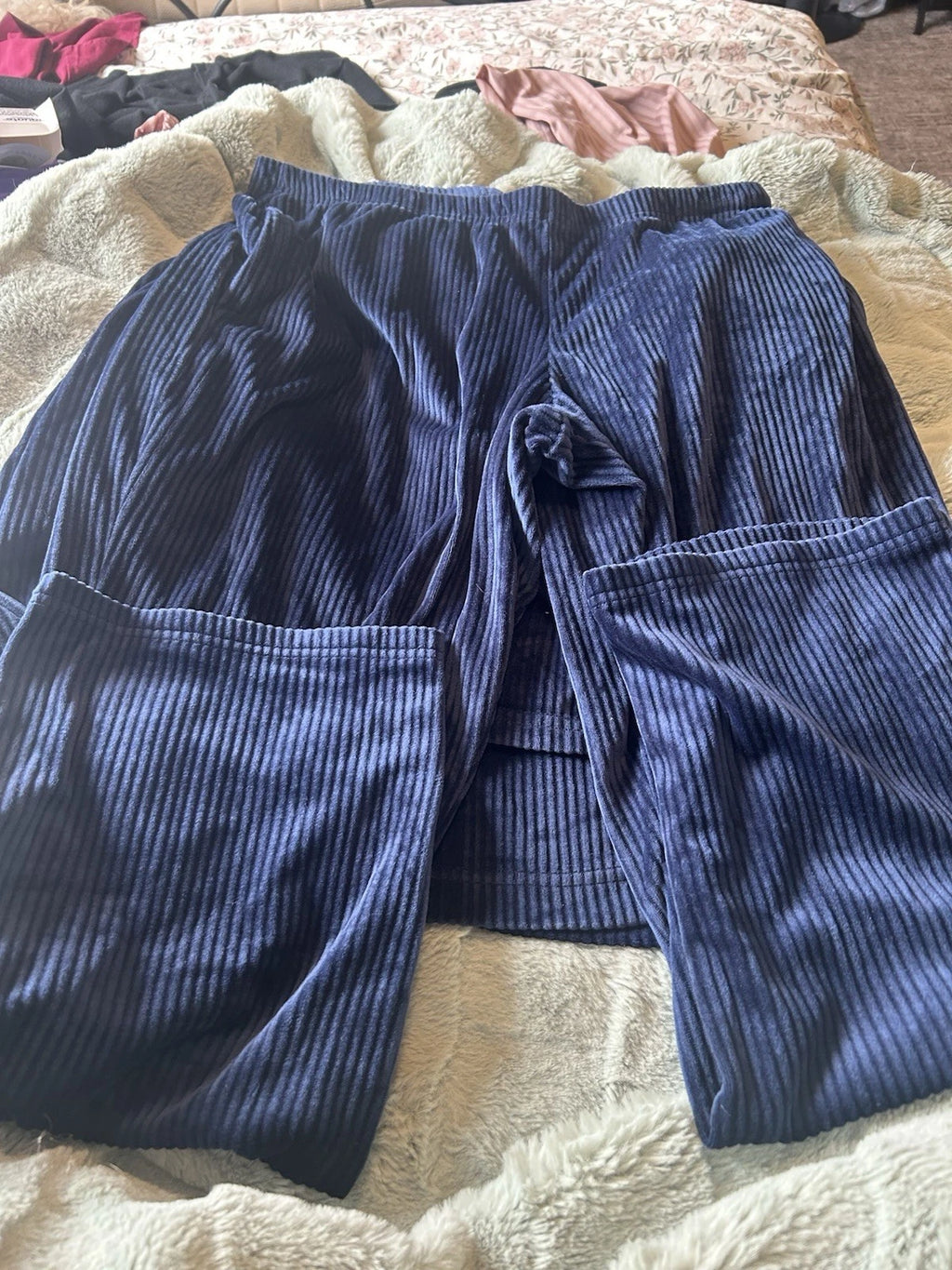 Nicole Miller Women's Blue Velvet Long Sleeve Pajamas Set Size Small