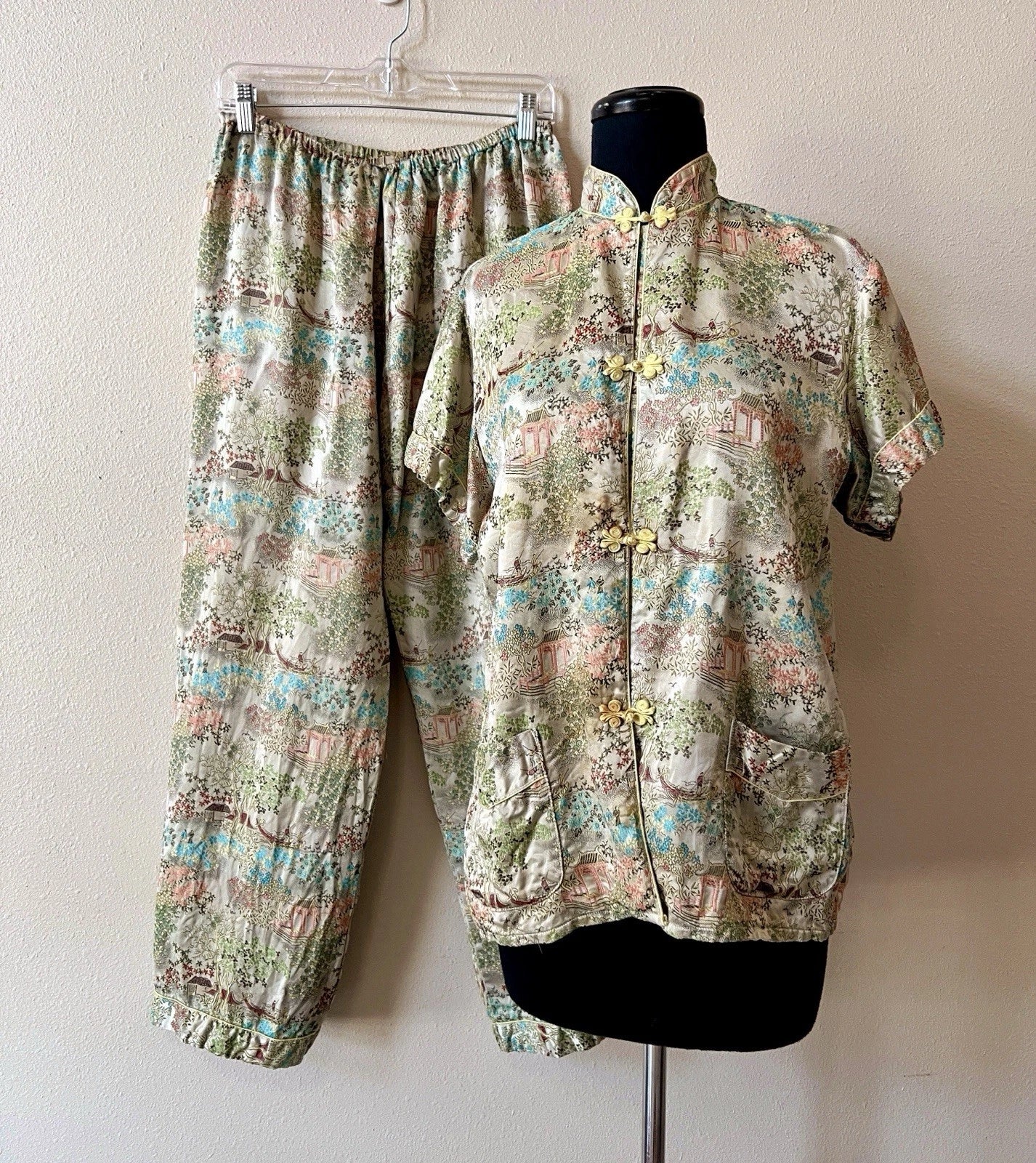 Vintage 60s Peony Brand Pajama Set Women’s XL Satin Asian Print Top Pants
