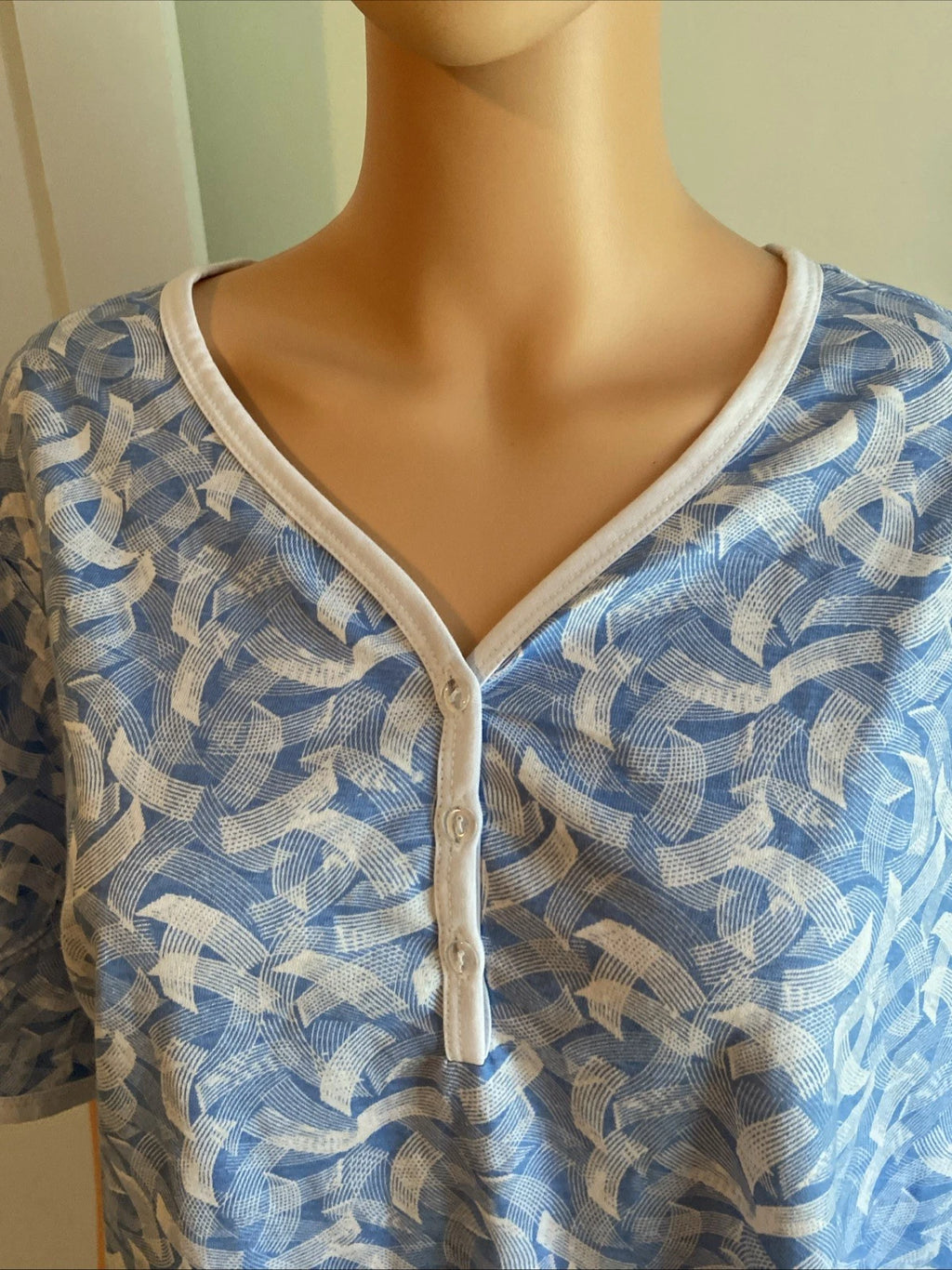 V-Neck Lace Trim Floral Pattern 2-Piece Pajama Set Size 1x
