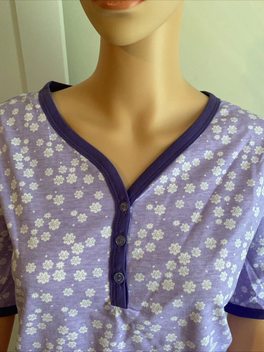 V-Neck Lace Trim Floral Pattern 2-Piece  Pajama Set Size 1X