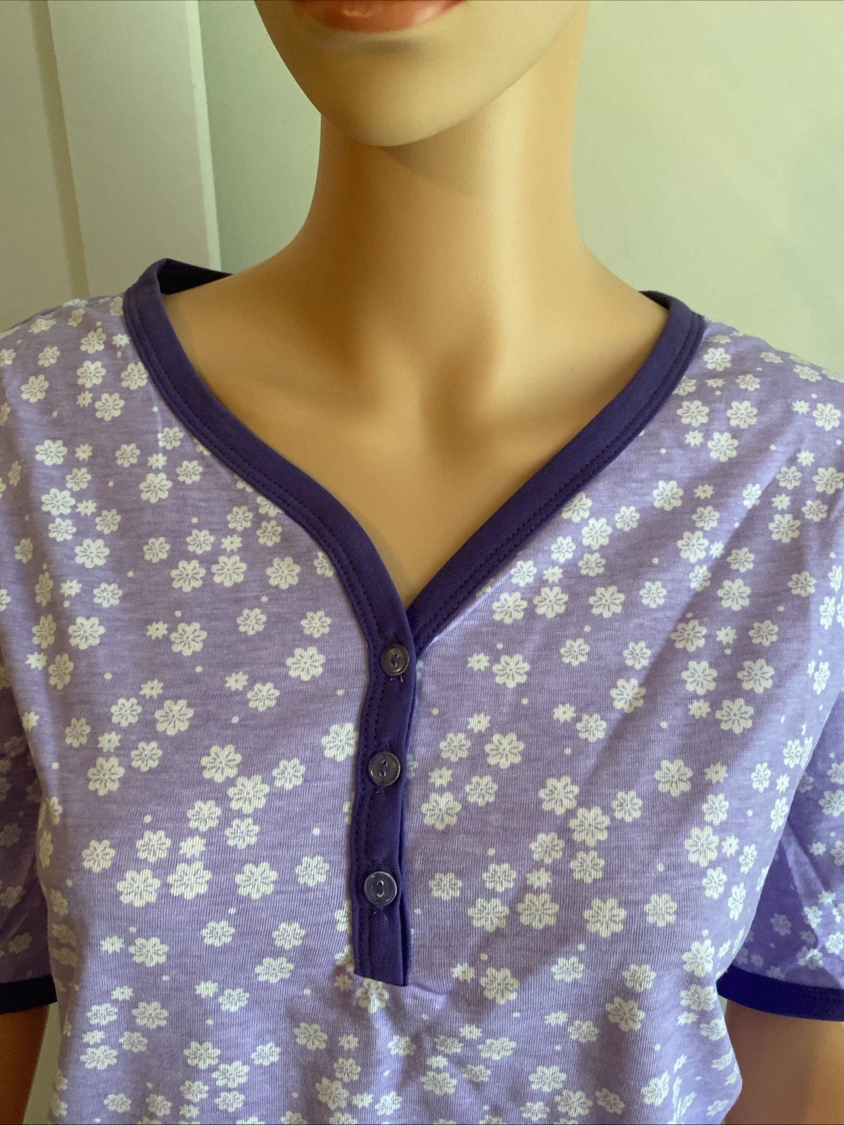 V-Neck Lace Trim Floral Pattern 2-Piece  Pajama Set Size 1X