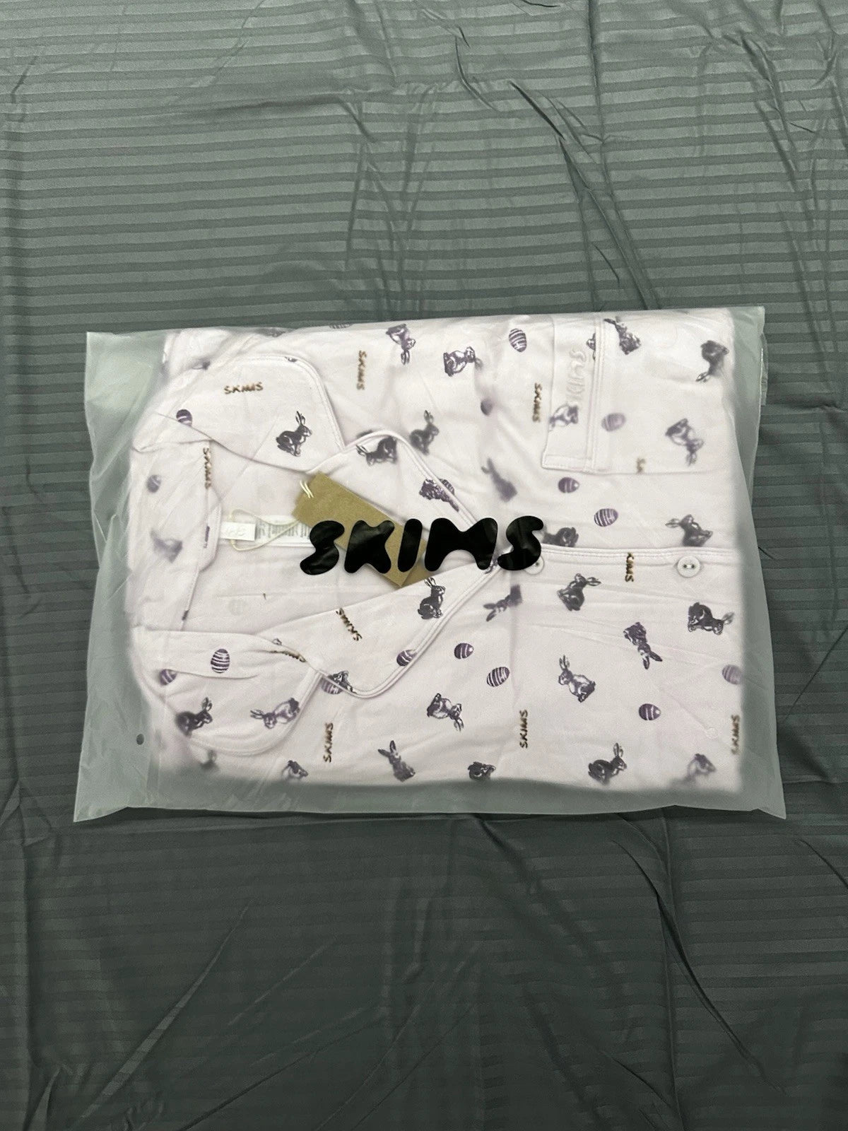 Skims Sleep Long Sleeve Button Up Set ( Wildrose Bunny Print | Small )