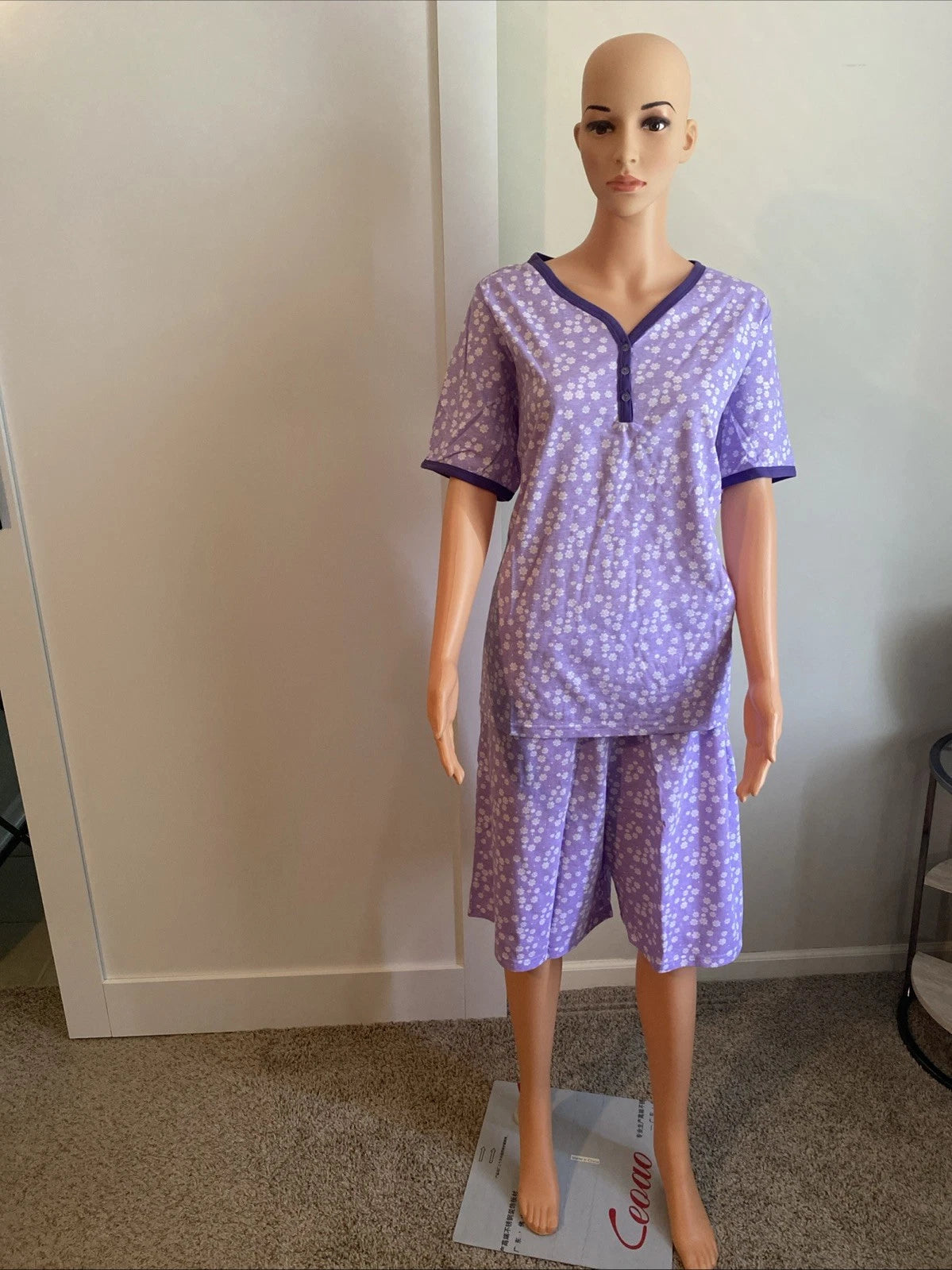 V-Neck Lace Trim Floral Pattern 2-Piece  Pajama Set Size 1X