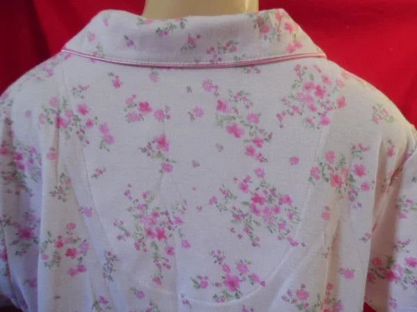 -KAREN NEUBURGER DITSY PINK FLORAL PAJAMAS BUTTON FRONT COLLAR TOP, CROP PANTS L