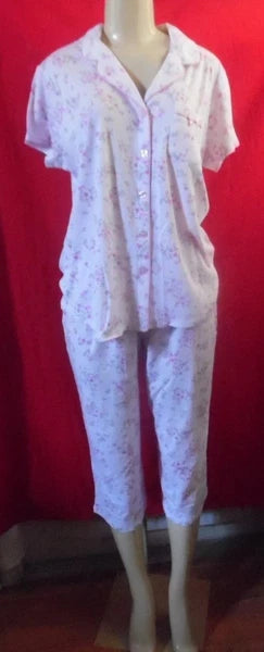 -KAREN NEUBURGER DITSY PINK FLORAL PAJAMAS BUTTON FRONT COLLAR TOP, CROP PANTS L