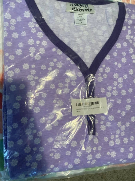 V-Neck Lace Trim Floral Pattern 2-Piece  Pajama Set Size 1X